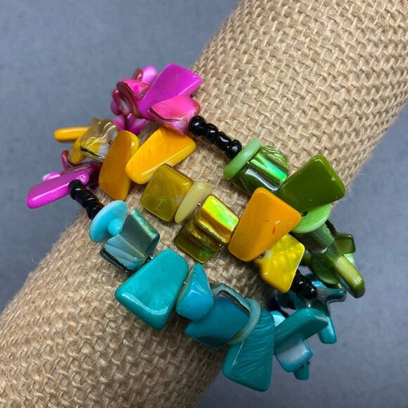 Rainbow MOP Shell Bracelet 7 In Memory Wire Multicolor Pride Black Mermaid Glam - Picture 3 of 7